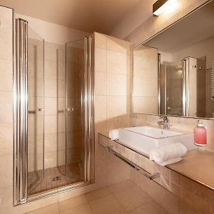 Camera economy con letto king size